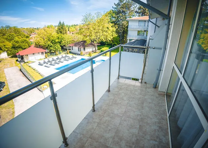 и марая Hotel 3*