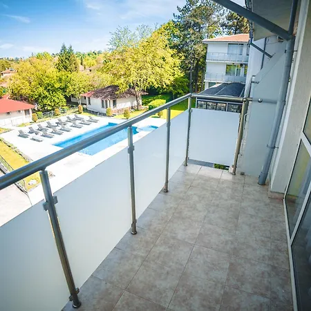 и марая Hotel 3*